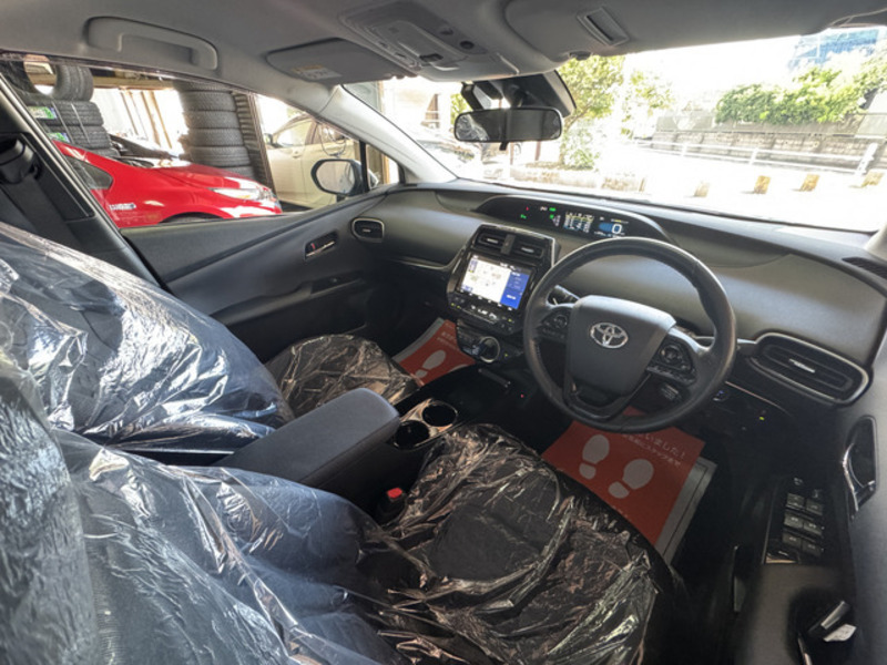 PRIUS PHV