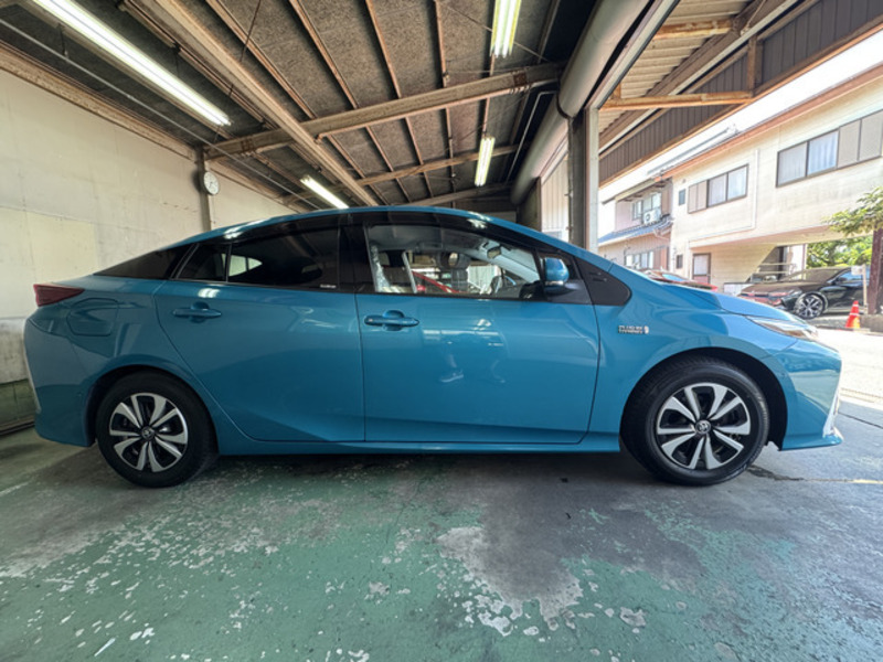 PRIUS PHV