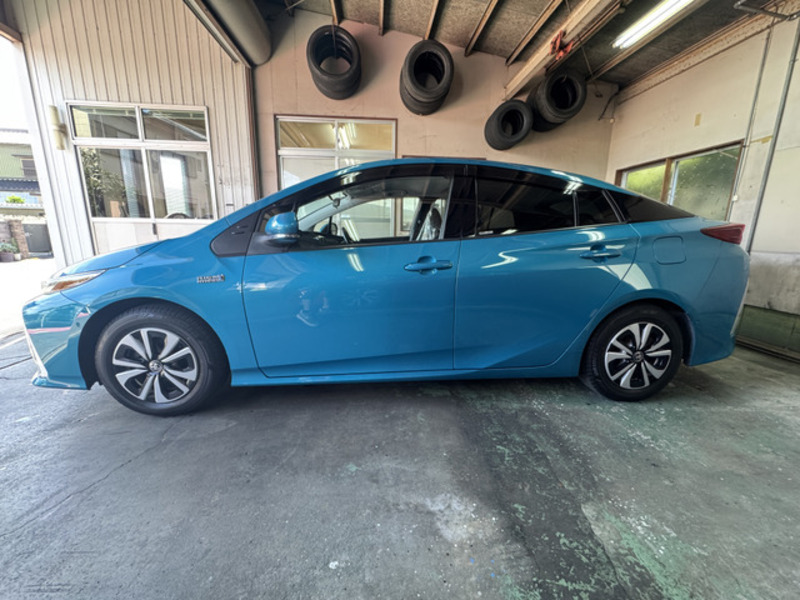 PRIUS PHV