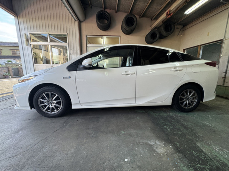 PRIUS PHV