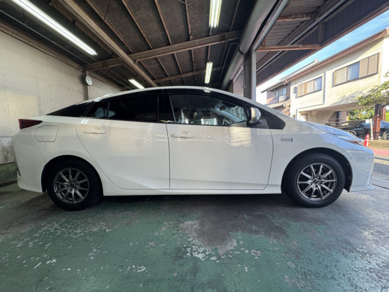 PRIUS PHV