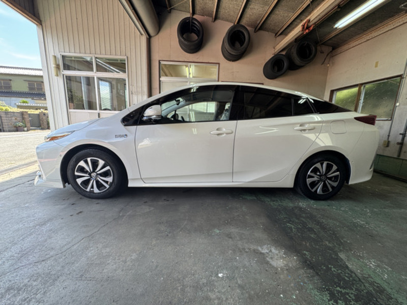 PRIUS PHV
