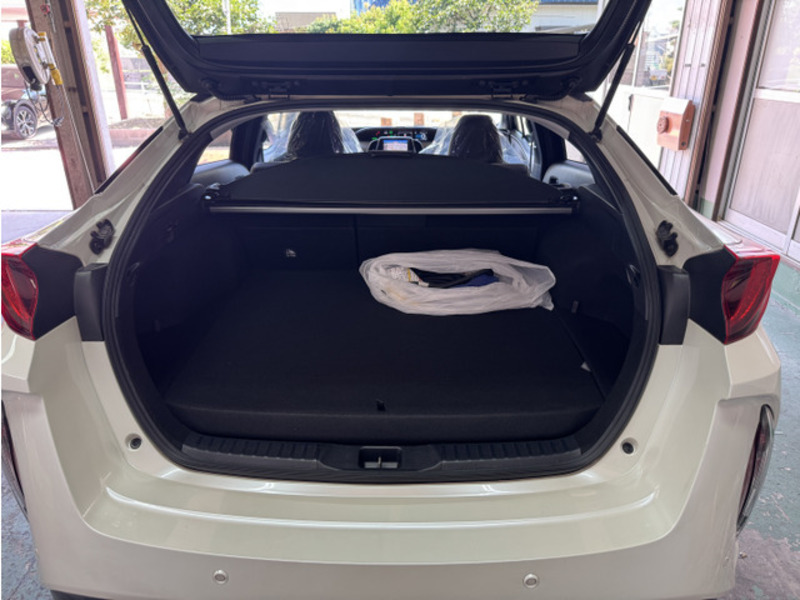 PRIUS PHV