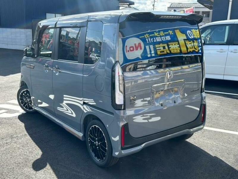 N BOX CUSTOM