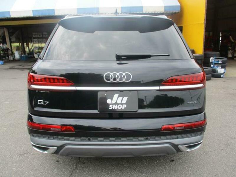 Q7
