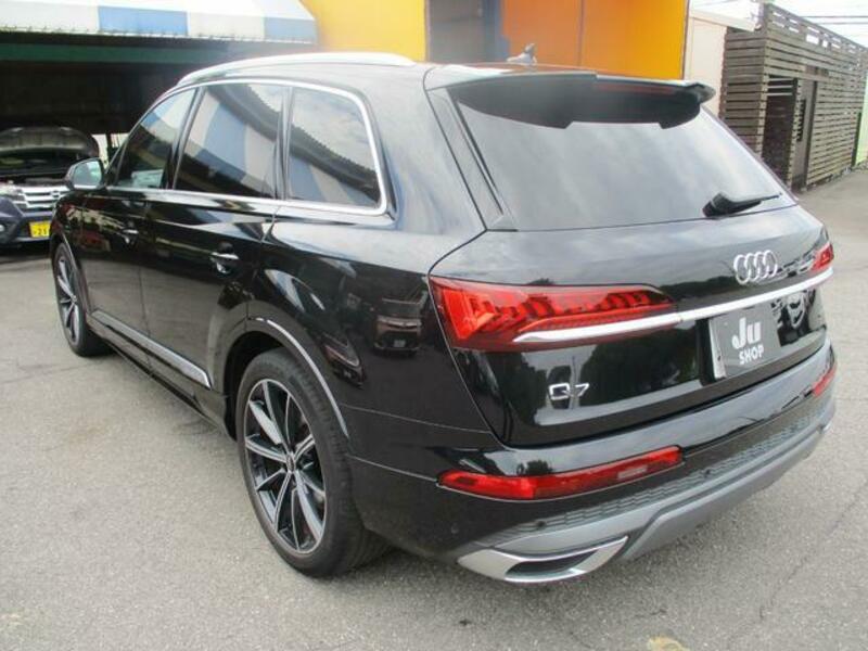 Q7