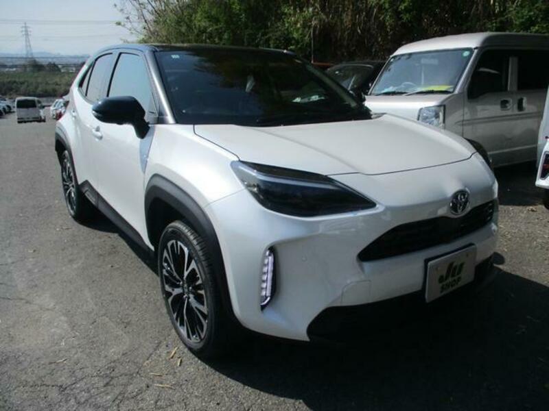 YARIS CROSS