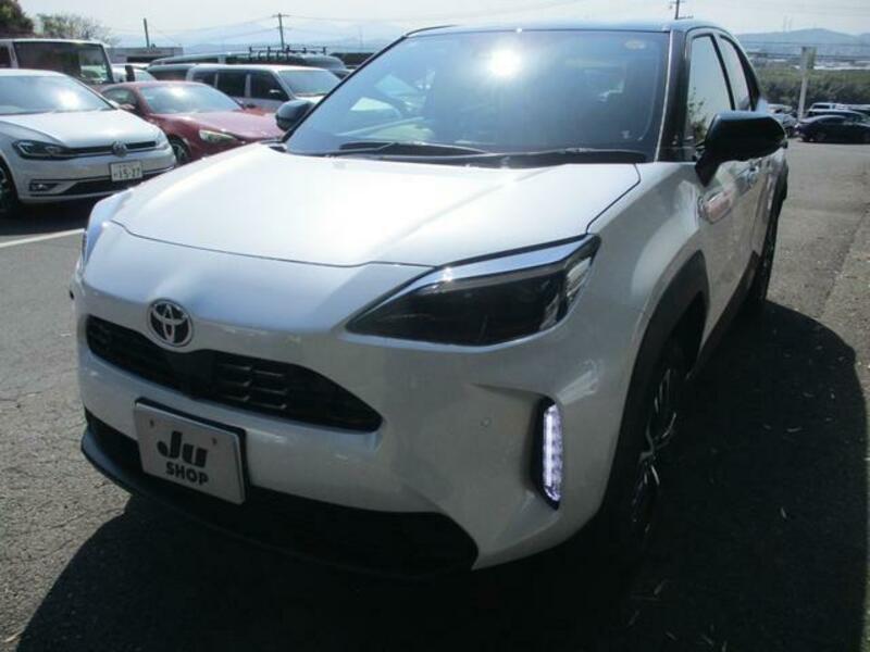 YARIS CROSS