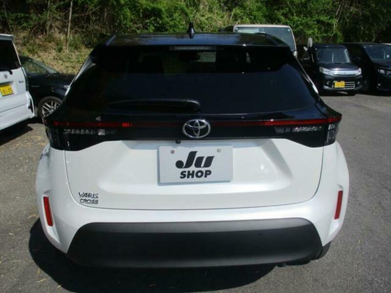 YARIS CROSS