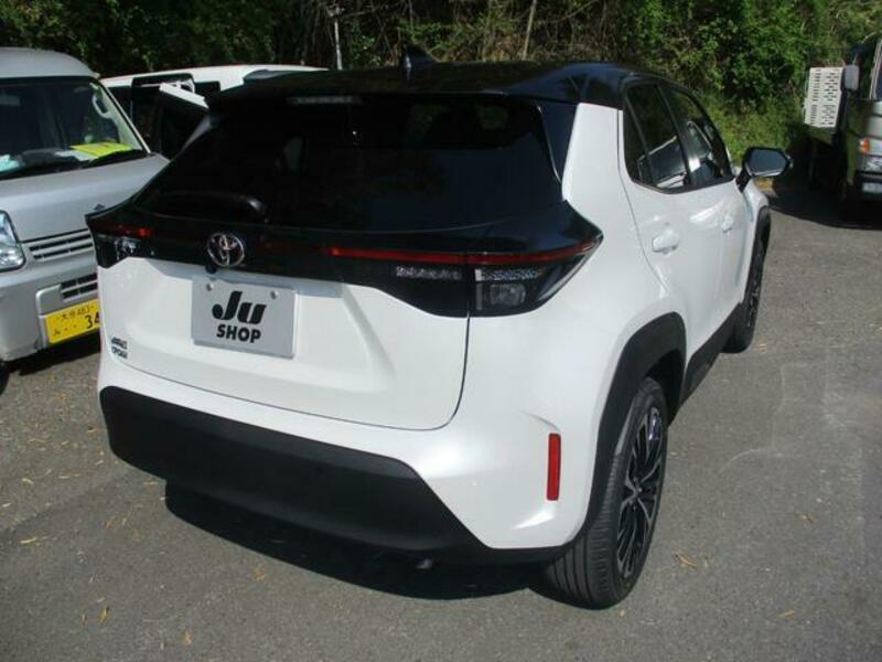 YARIS CROSS
