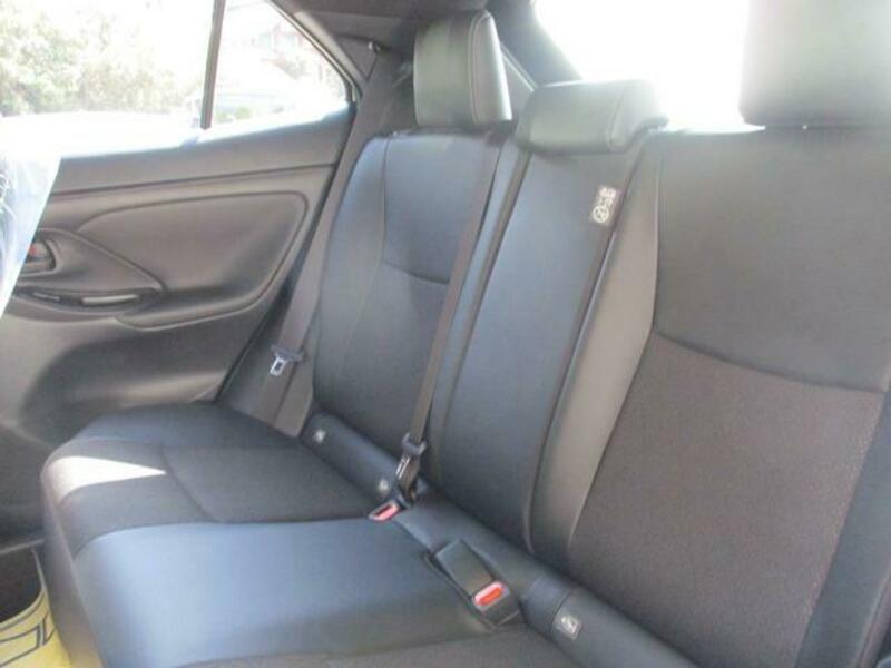 YARIS CROSS