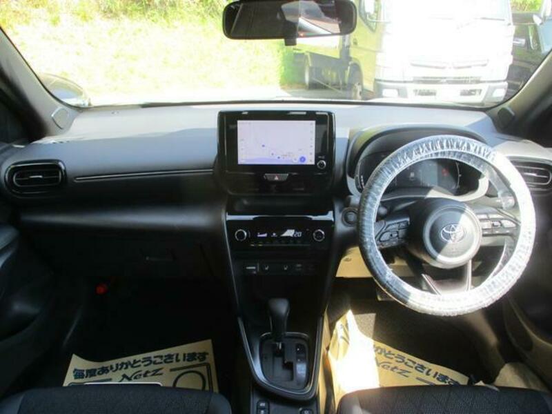 YARIS CROSS