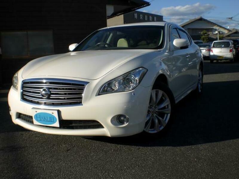 NISSAN FUGA