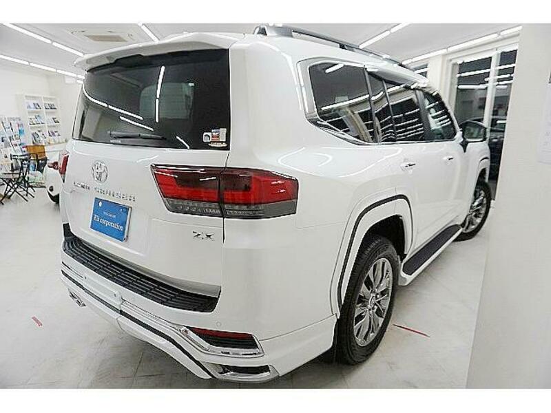 LAND CRUISER