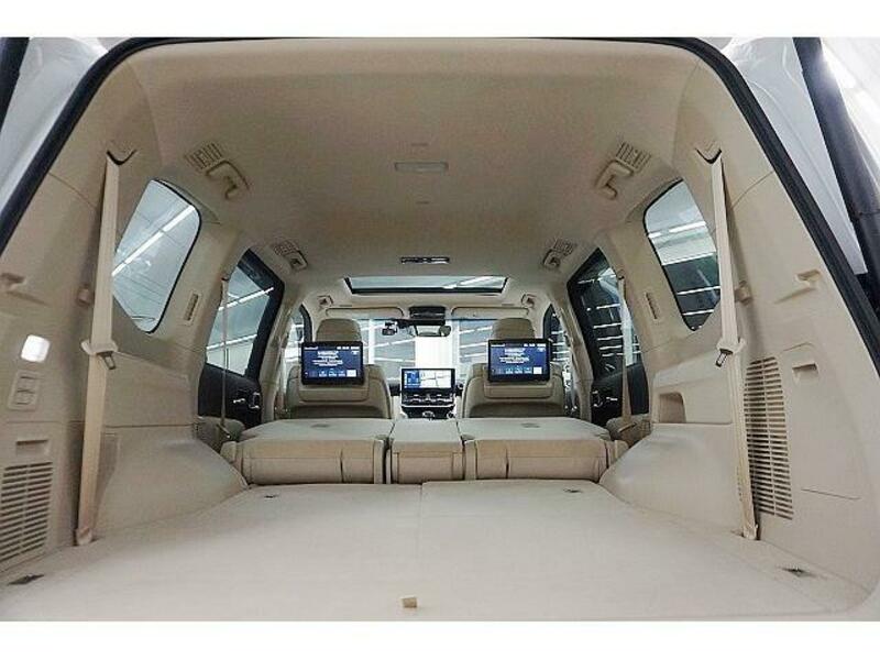 LAND CRUISER