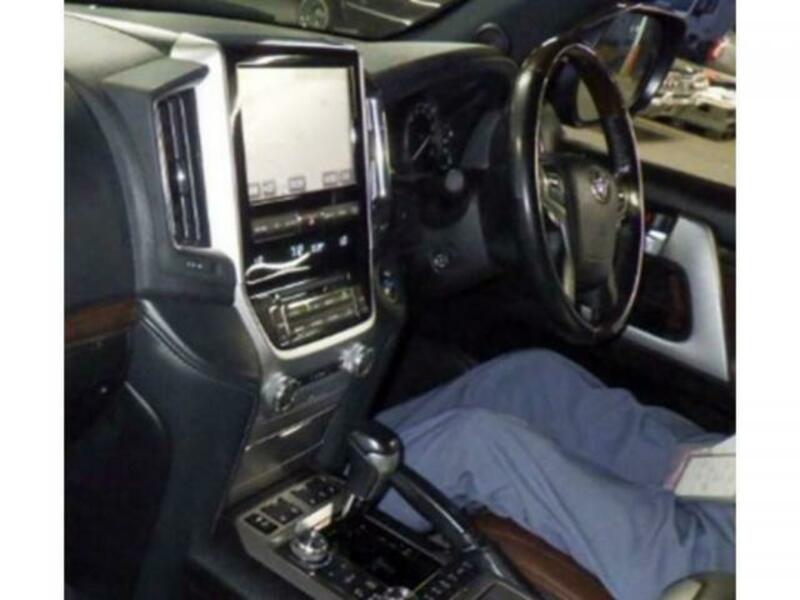 LAND CRUISER