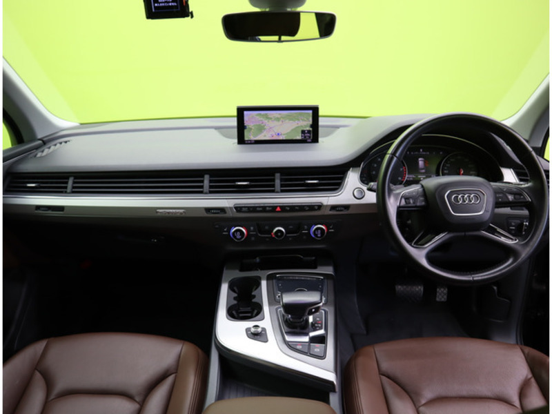 Q7