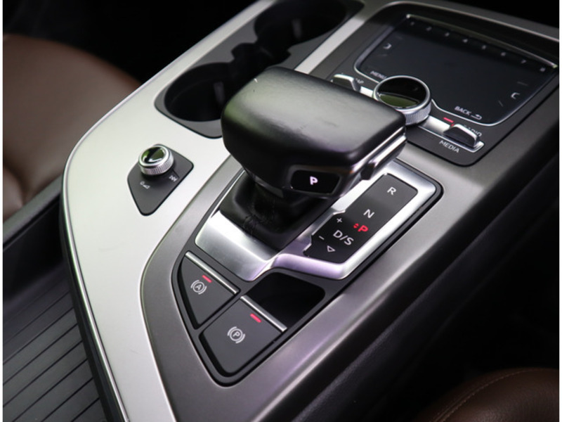 Q7