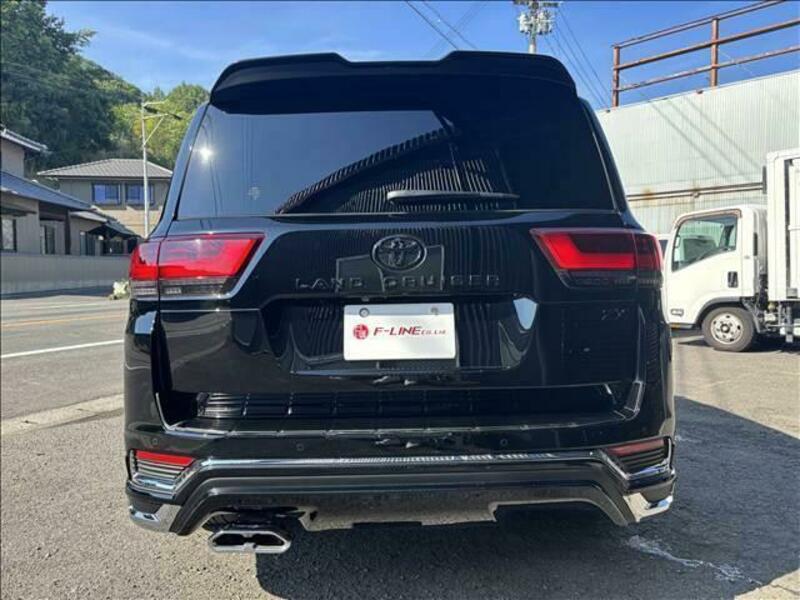 LAND CRUISER