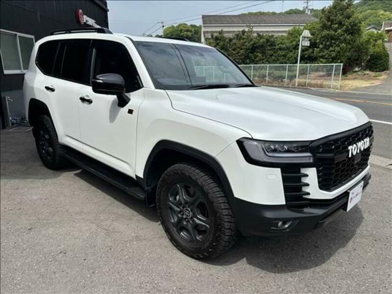 LAND CRUISER