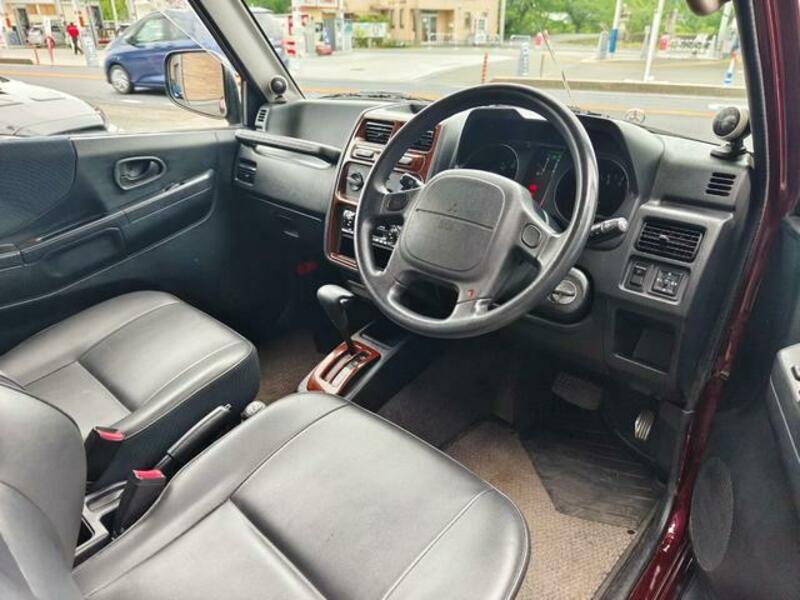 PAJERO JR