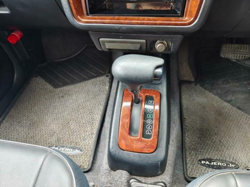 PAJERO JR