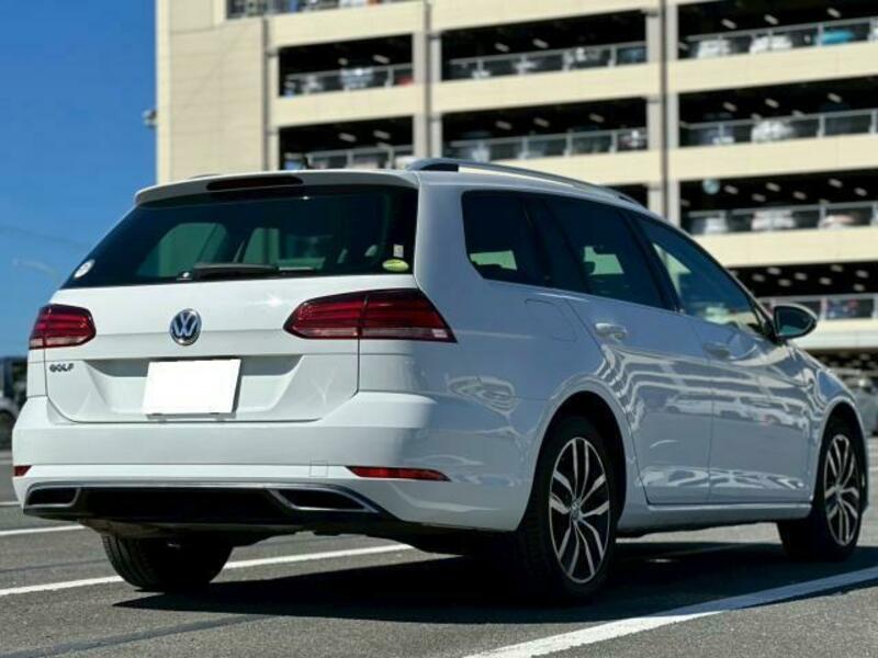 GOLF VARIANT