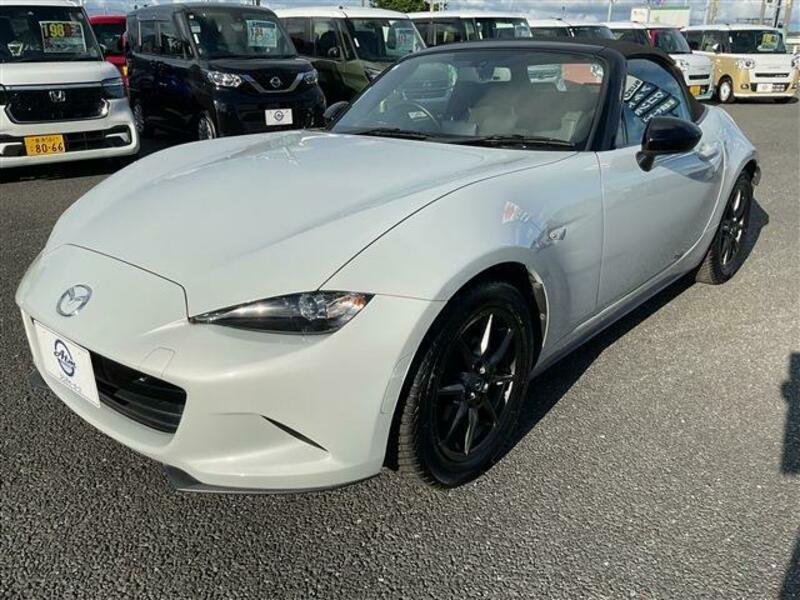 ROADSTER-0
