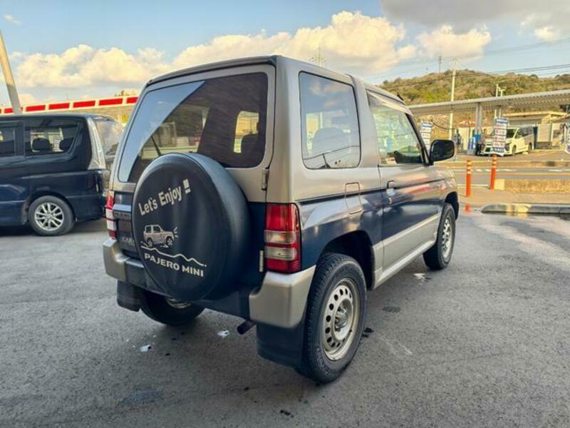 PAJERO MINI
