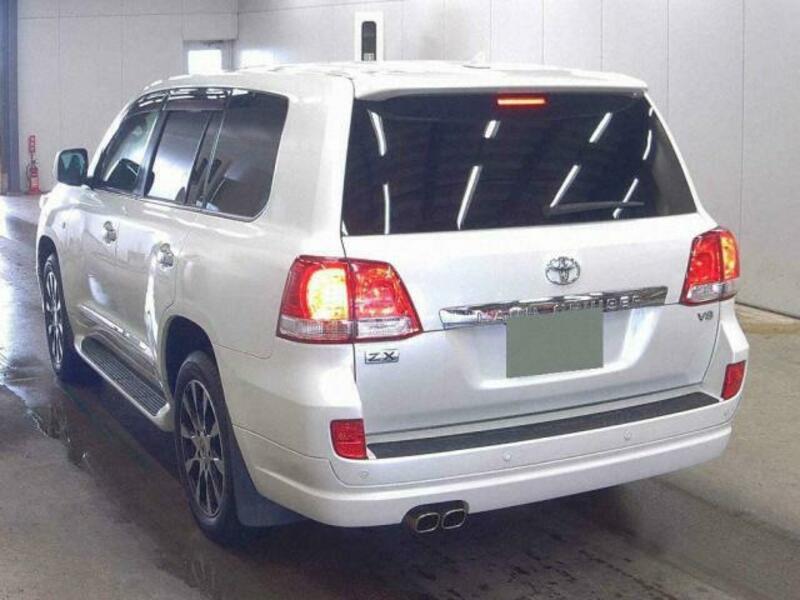 LAND CRUISER
