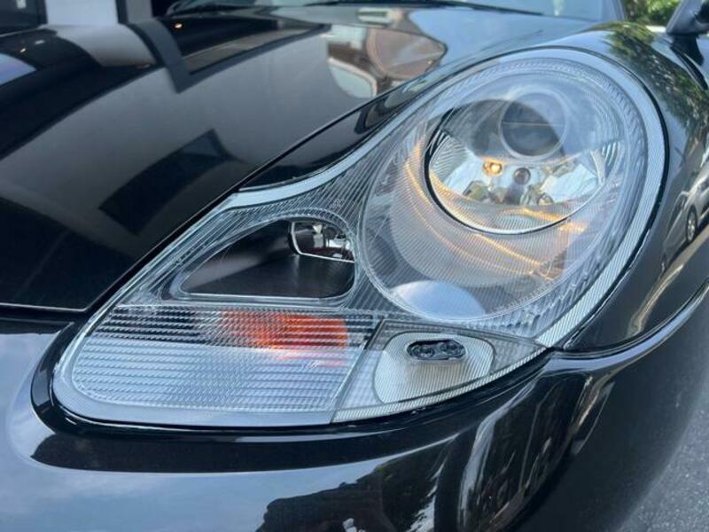 911