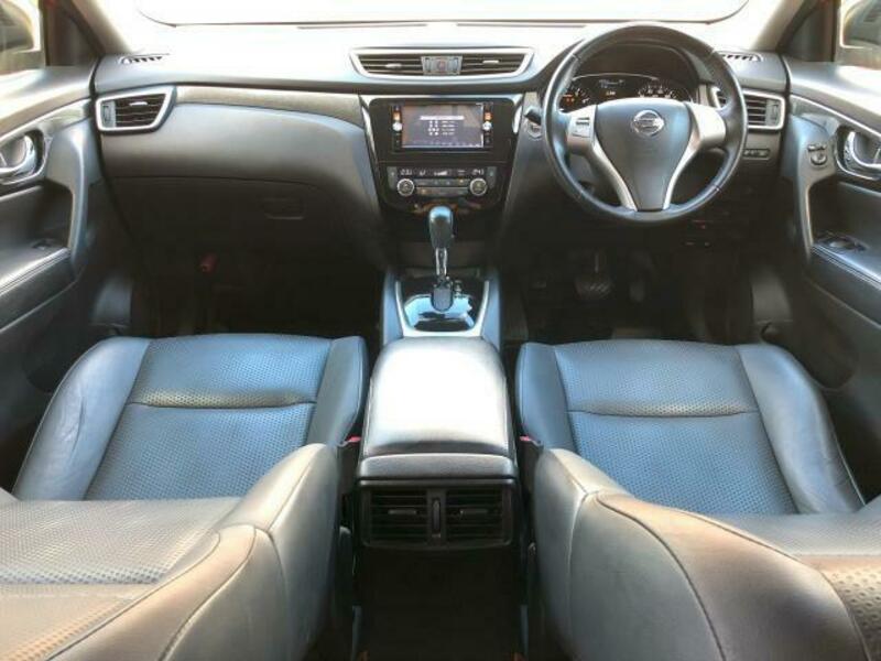 X-TRAIL