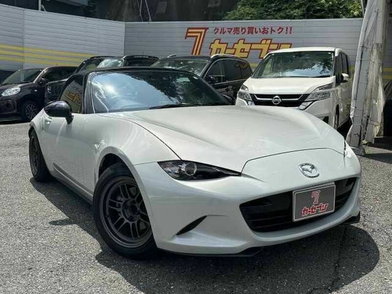 ROADSTER-0