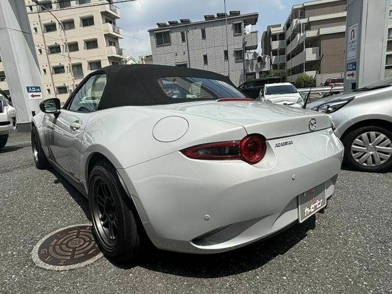 ROADSTER