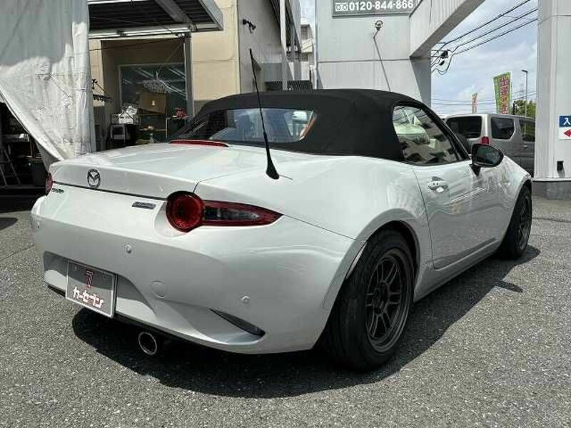 ROADSTER