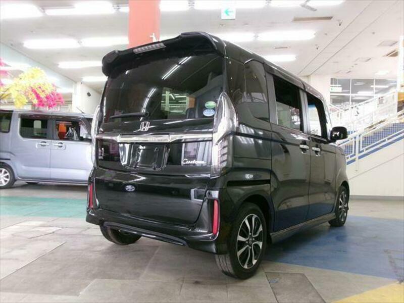 N BOX CUSTOM