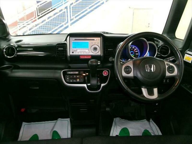 N BOX CUSTOM