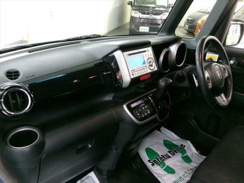 N BOX CUSTOM