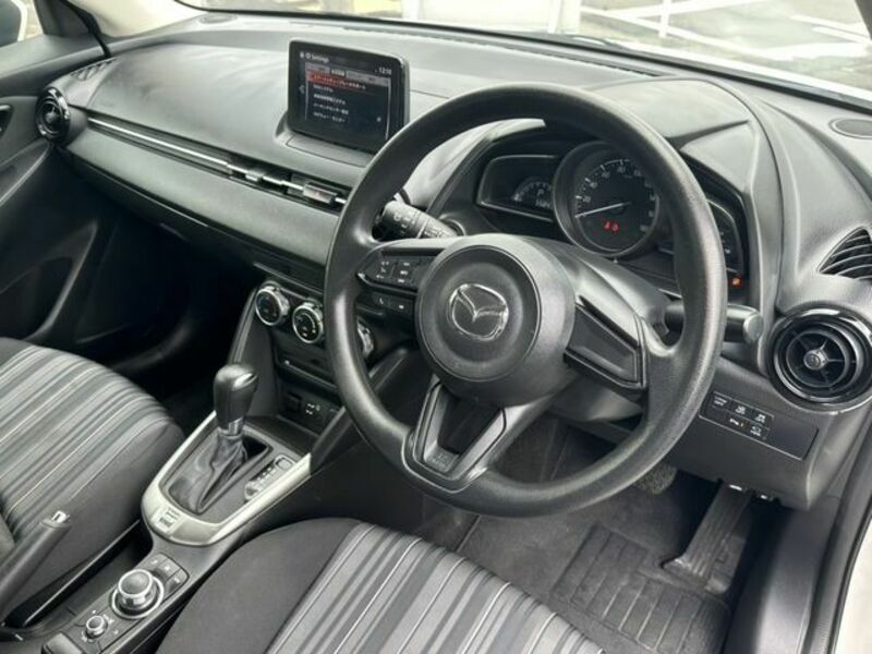 MAZDA2