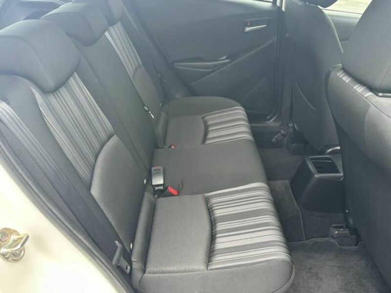MAZDA2
