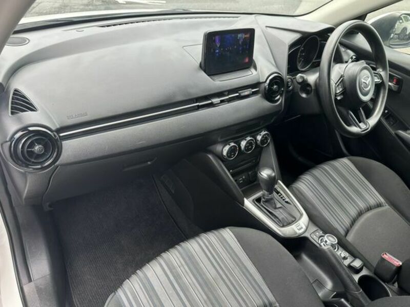 MAZDA2