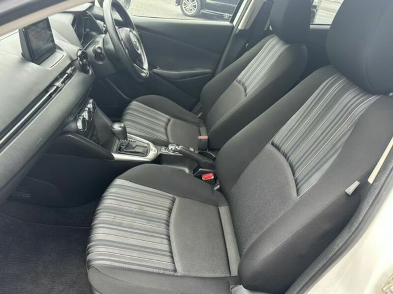 MAZDA2