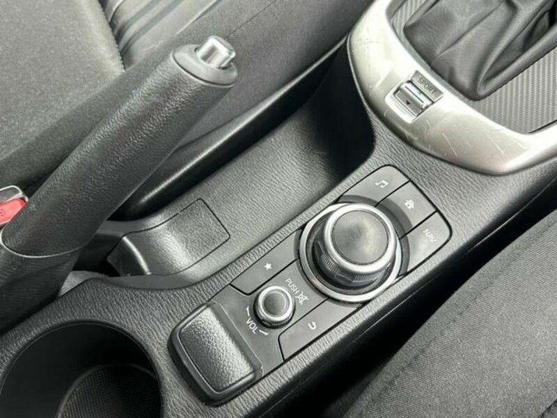 MAZDA2