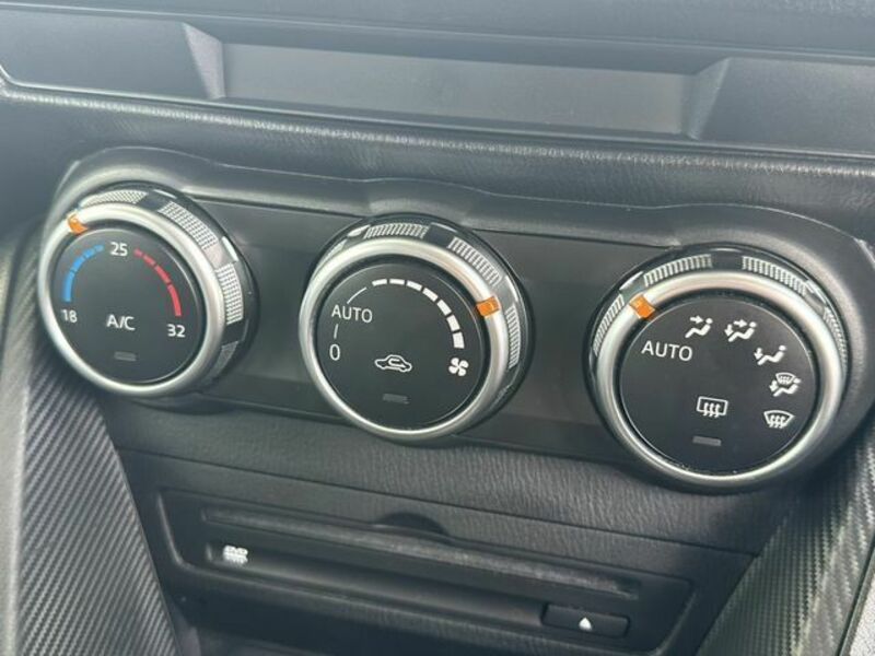 MAZDA2