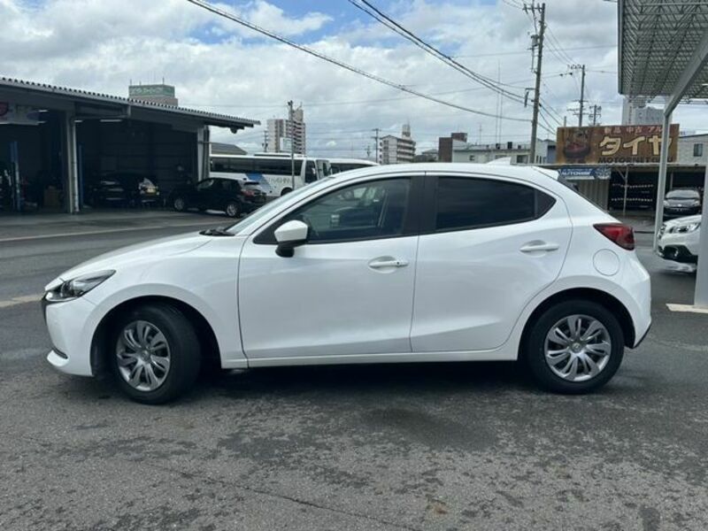 MAZDA2