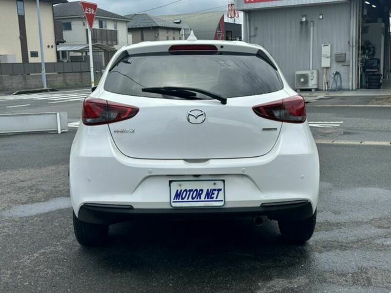 MAZDA2