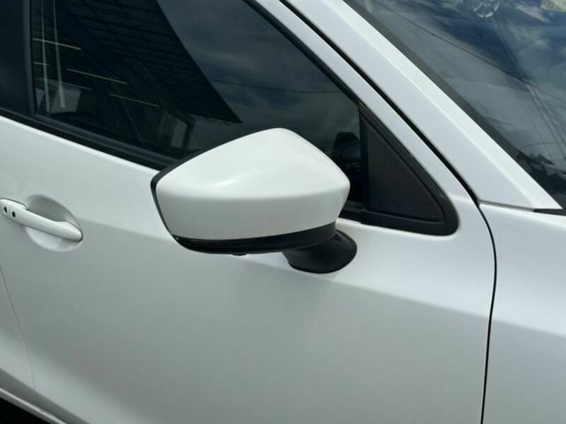 MAZDA2