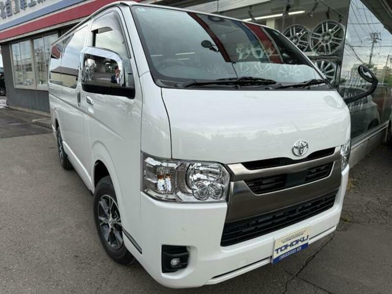 TOYOTA HIACE VAN