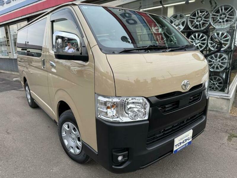TOYOTA HIACE VAN