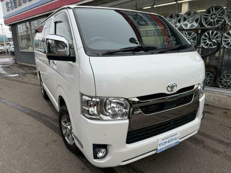 TOYOTA HIACE VAN